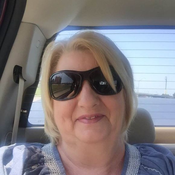 Meet your Posher, Larae - Picture 1 of 1